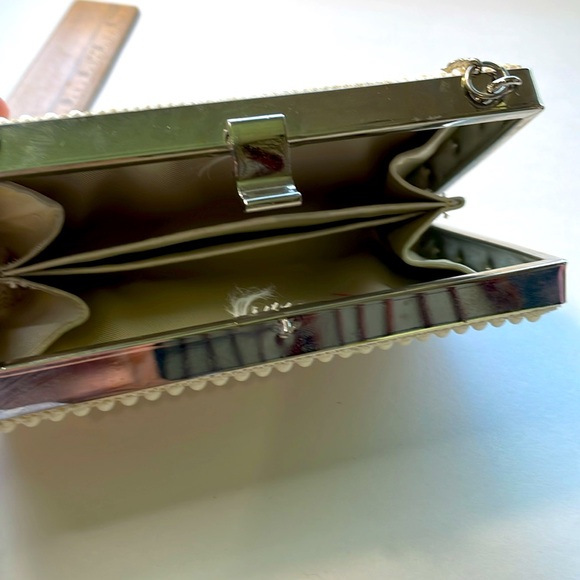 Vintage Faux Pearl Rhinestone Silver Tone Frame 1950's Small Purse - Picture 6 of 7